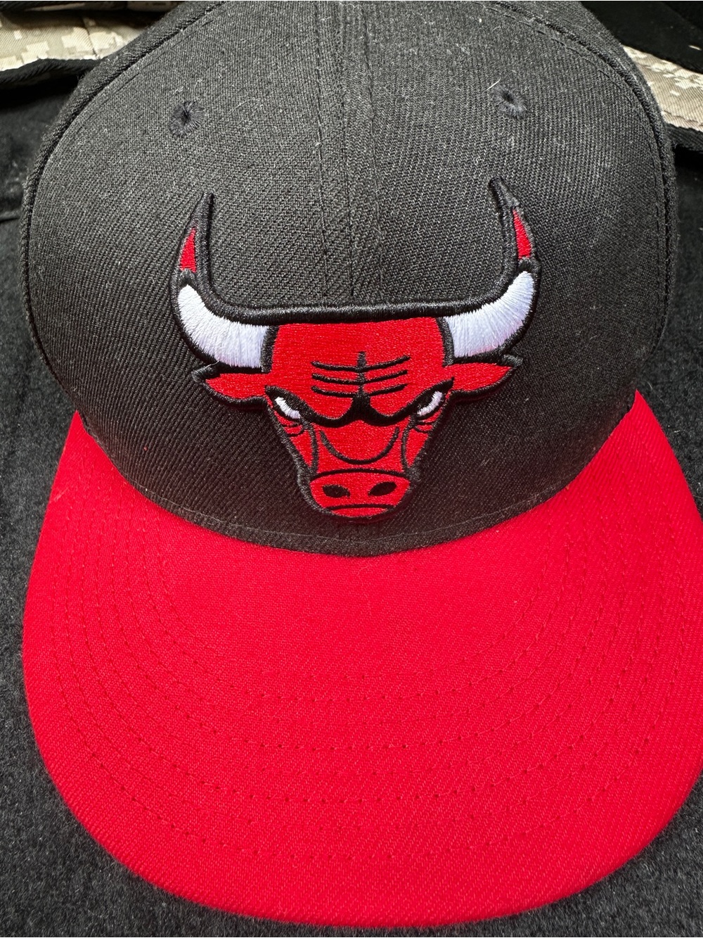 9fifty Chicago Bulls Black and Red Snapback Hat